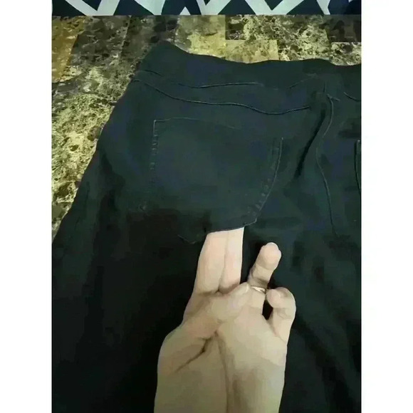 Van Heusen Size 10 Women’s Stretch Pants with small deficit - Picture 6 of 7